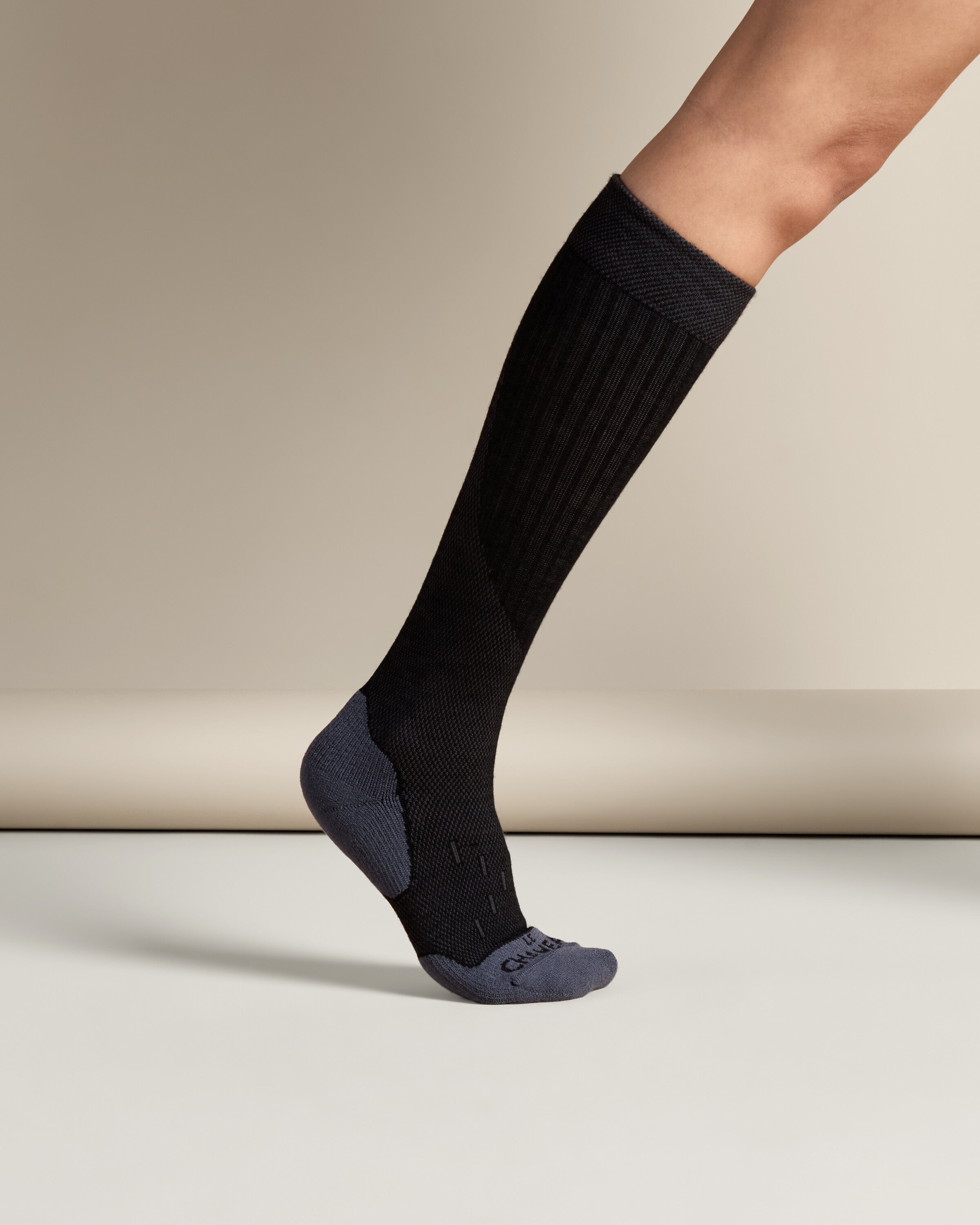 The Ultimate Socks Mid - Black