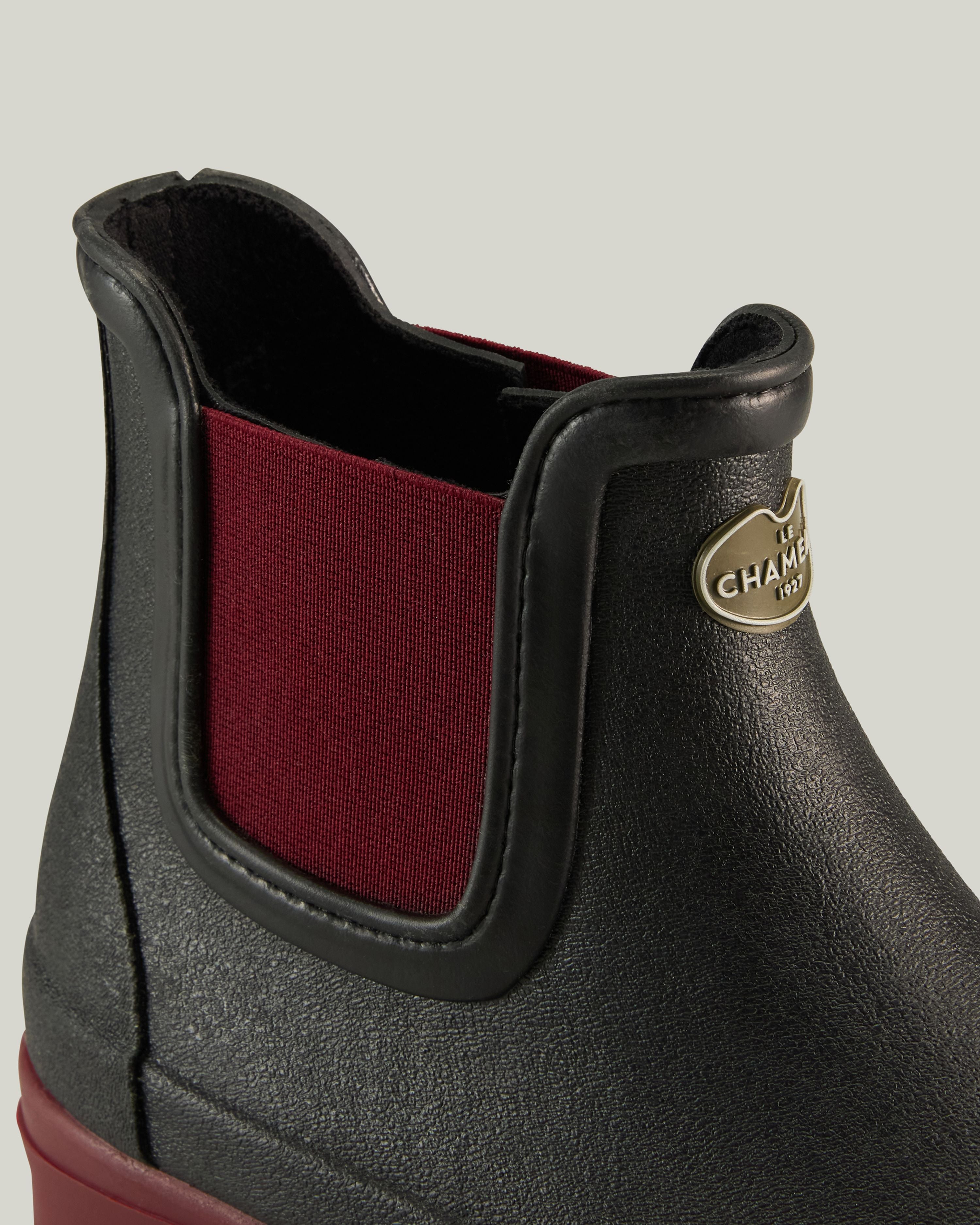 Women's Nomade Jersey Lined Chelsea Boot - Black Cherry