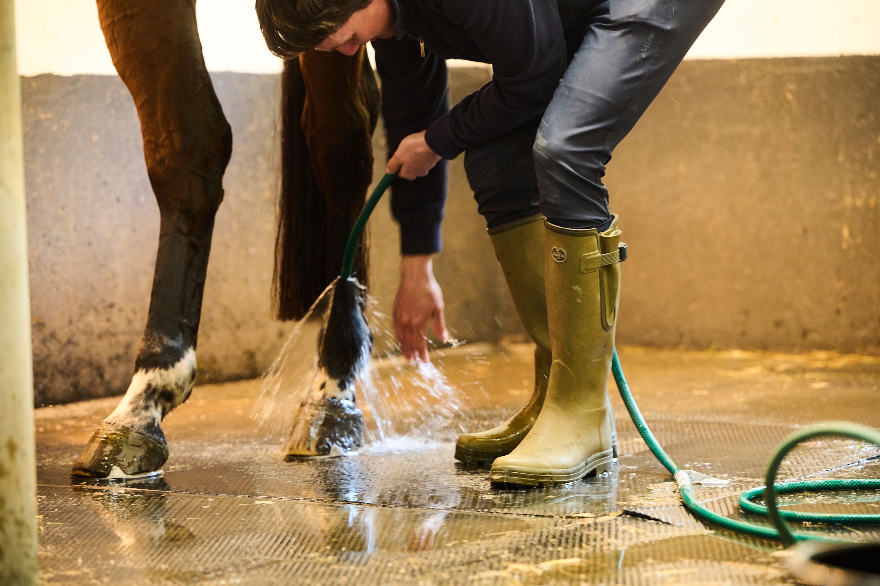 希少★LE CHAMEAU★FILSON★コラボ★レインブーツ The Bond Between Horse and Rider: Tom McEwen | Le Chameau