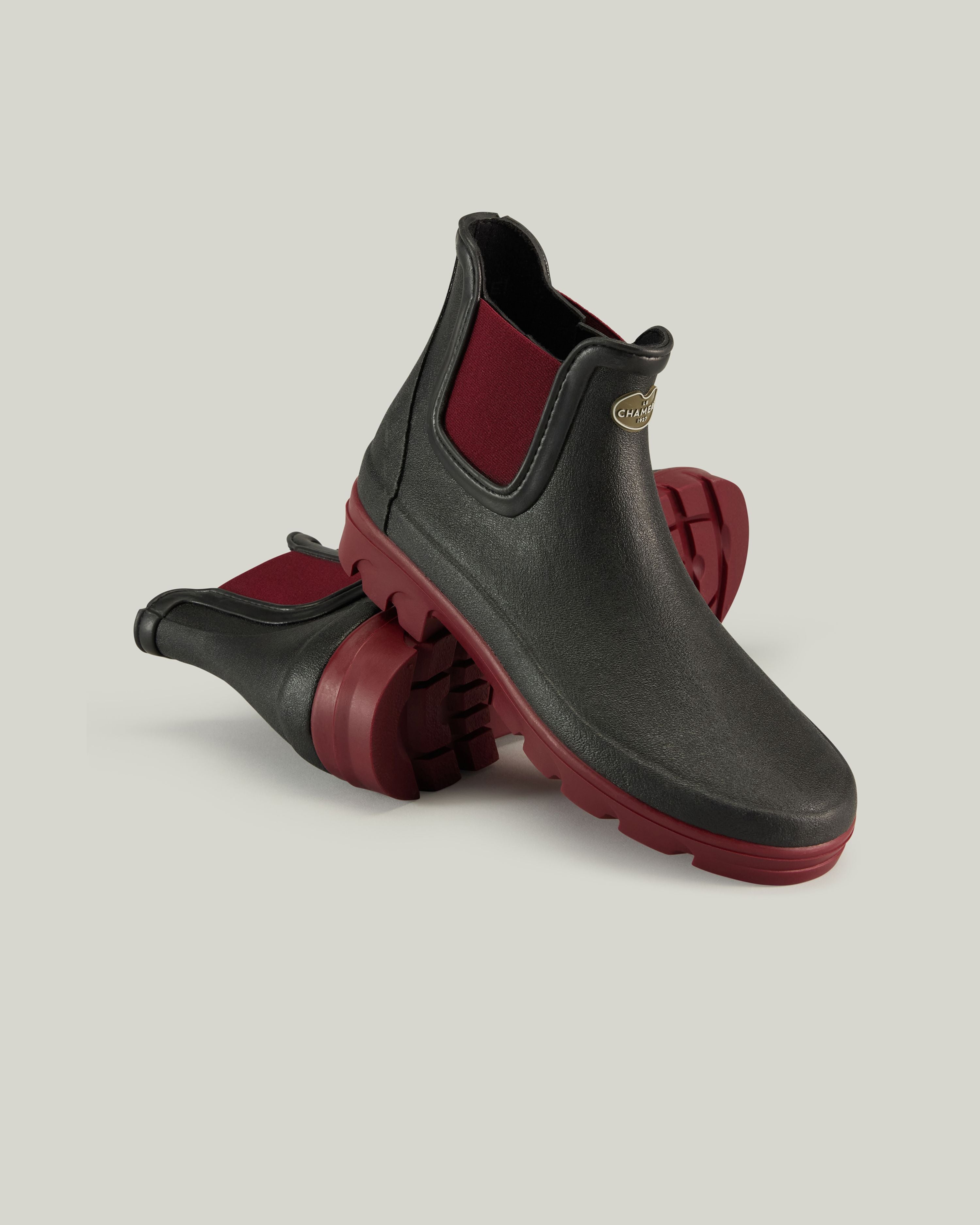Women's Nomade Jersey Lined Chelsea Boot - Black Cherry