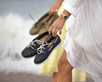 Leather deck hotsell shoes womens